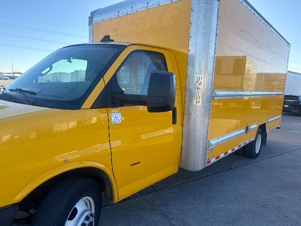 Light Duty Box Truck-Light and Medium Duty Trucks-GMC-2021-Savana G33903-Dallas-TX-90,012\n\t\tmiles-$ 27,500 - Image 26