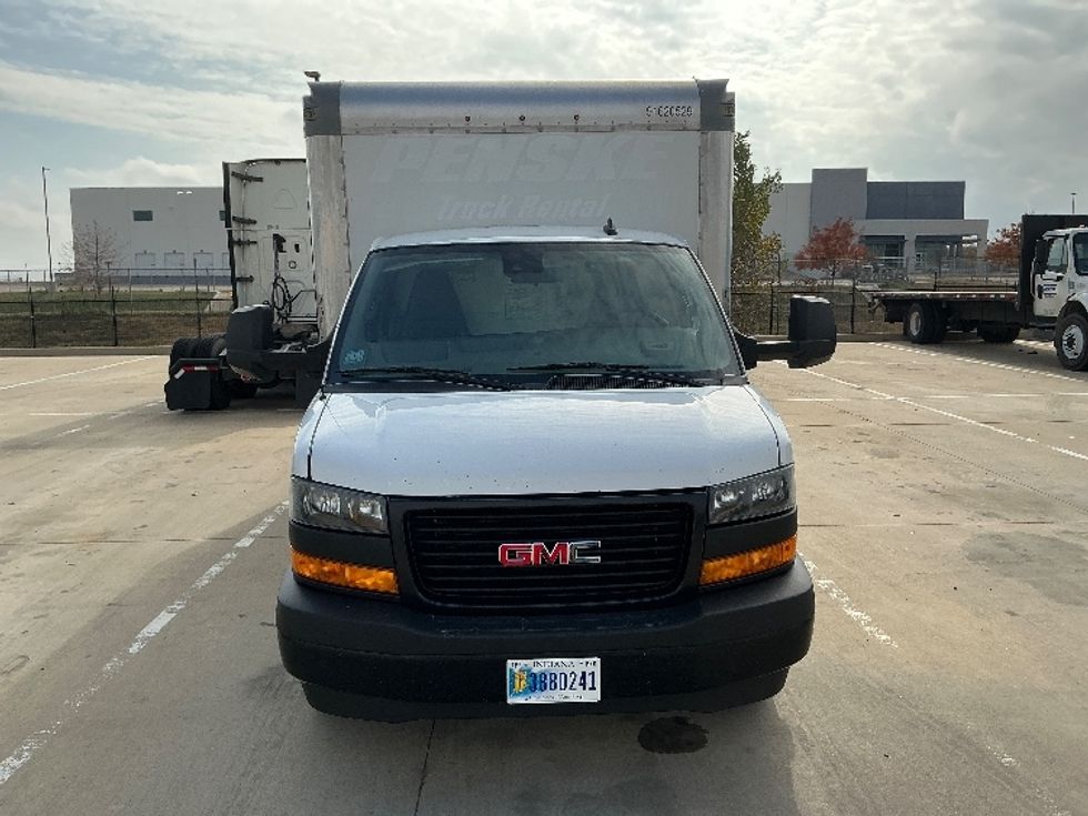 Light Duty Box Truck-Light and Medium Duty Trucks-GMC-2021-Savana G33903-Dallas-TX-94,192\n\t\tmiles-$ 30,500 - Image 2
