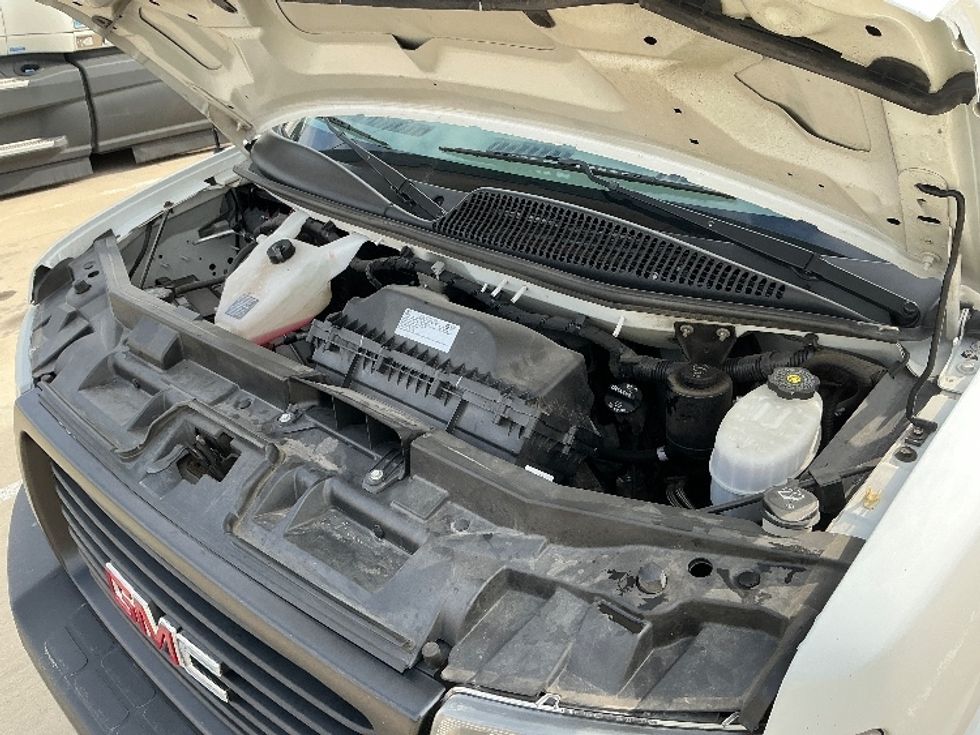 Light Duty Box Truck-Light and Medium Duty Trucks-GMC-2021-Savana G33903-Dallas-TX-94,192\n\t\tmiles-$ 30,500 - Image 24