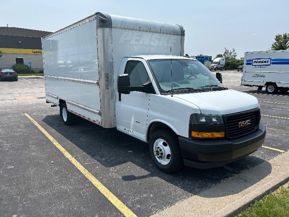Light Duty Box Truck-Light and Medium Duty Trucks-GMC-2021-Savana G33903-Davenport-IA-105,608\n\t\tmiles-$ 27,250 - Image 1