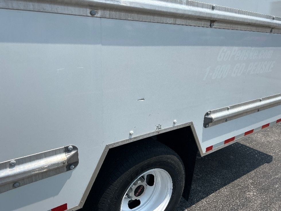 Light Duty Box Truck-Light and Medium Duty Trucks-GMC-2021-Savana G33903-Davenport-IA-105,608\n\t\tmiles-$ 27,250 - Image 25