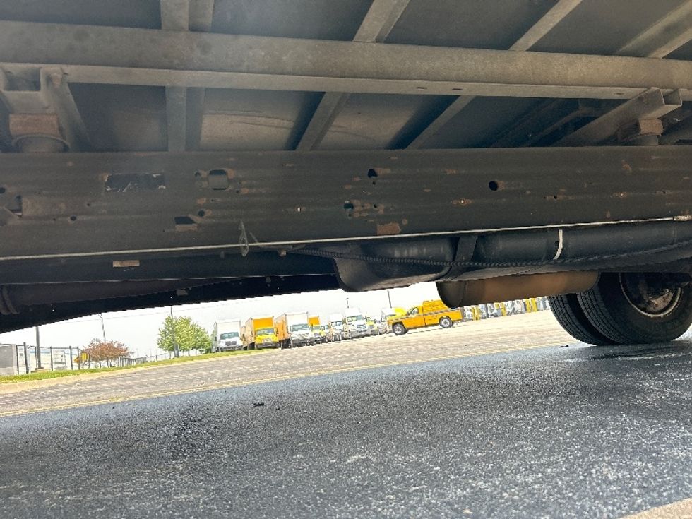 Light Duty Box Truck-Light and Medium Duty Trucks-GMC-2021-Savana G33903-Davenport-IA-105,608\n\t\tmiles-$ 27,250 - Image 5