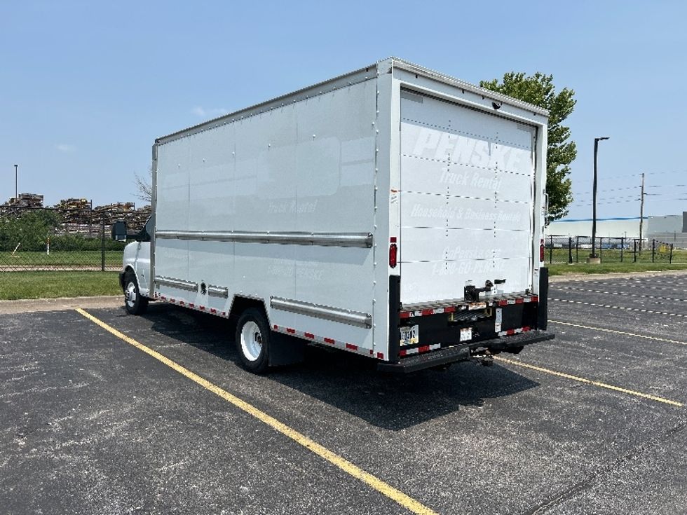 Light Duty Box Truck-Light and Medium Duty Trucks-GMC-2021-Savana G33903-Davenport-IA-105,608\n\t\tmiles-$ 27,250 - Image 6