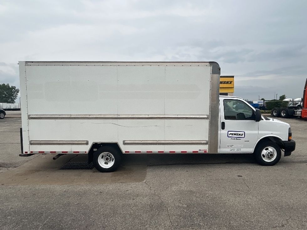 Light Duty Box Truck-Light and Medium Duty Trucks-GMC-2021-Savana G33903-Davenport-IA-62,359\n\t\tmiles-$ 34,250 - Image 11
