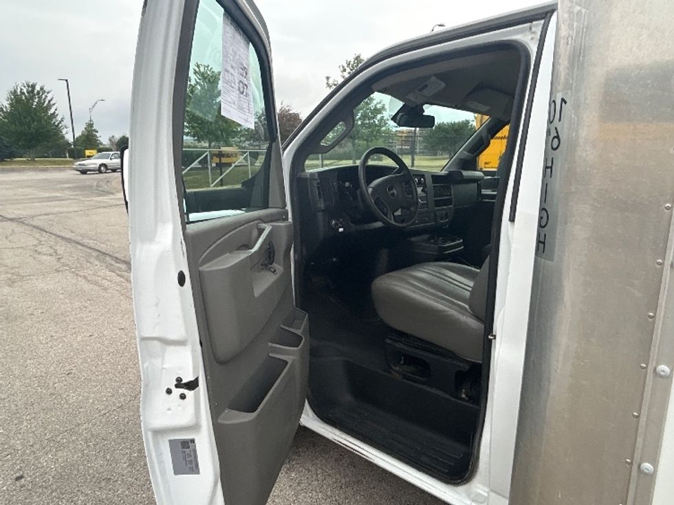 Light Duty Box Truck-Light and Medium Duty Trucks-GMC-2021-Savana G33903-Davenport-IA-62,359\n\t\tmiles-$ 34,250 - Image 12