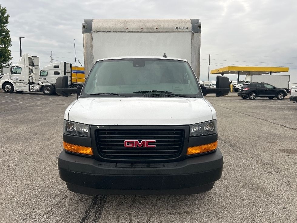 Light Duty Box Truck-Light and Medium Duty Trucks-GMC-2021-Savana G33903-Davenport-IA-62,359\n\t\tmiles-$ 34,250 - Image 2