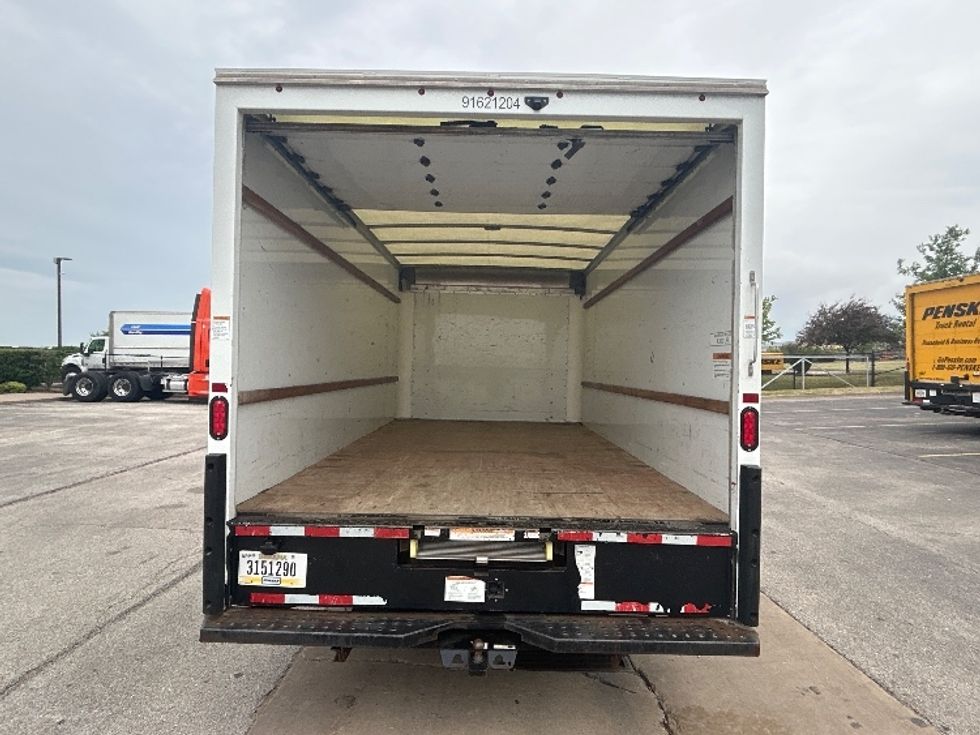 Light Duty Box Truck-Light and Medium Duty Trucks-GMC-2021-Savana G33903-Davenport-IA-62,359\n\t\tmiles-$ 34,250 - Image 7