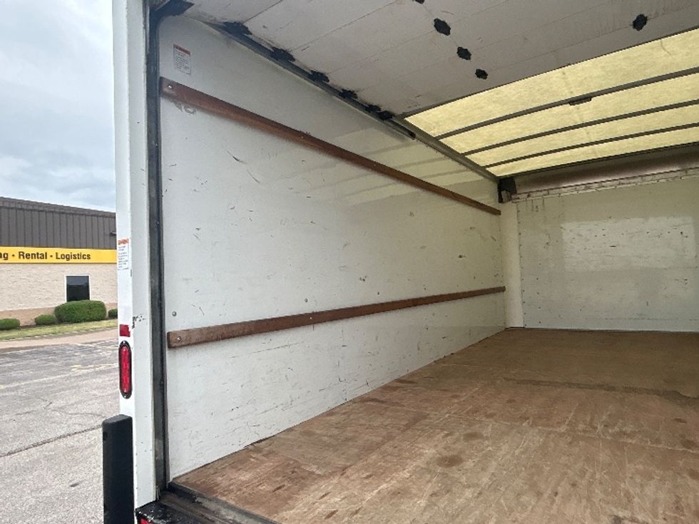 Light Duty Box Truck-Light and Medium Duty Trucks-GMC-2021-Savana G33903-Davenport-IA-62,359\n\t\tmiles-$ 34,250 - Image 8