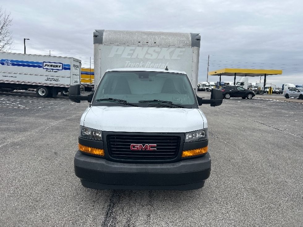 Light Duty Box Truck-Light and Medium Duty Trucks-GMC-2021-Savana G33903-Davenport-IA-86,889\n\t\tmiles-$ 30,500 - Image 2