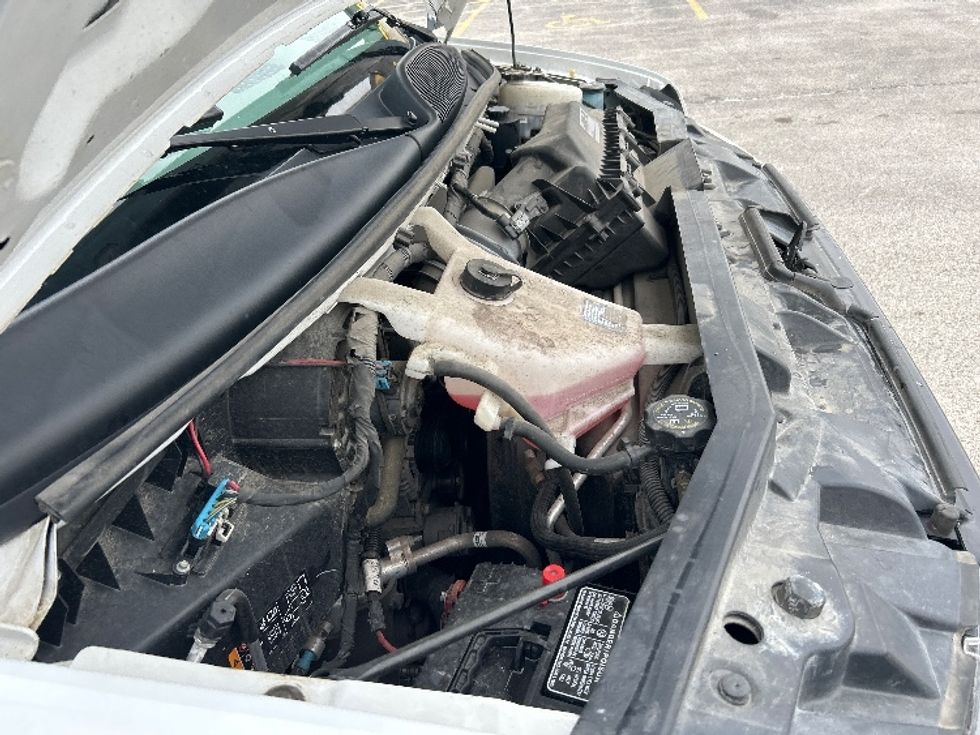 Light Duty Box Truck-Light and Medium Duty Trucks-GMC-2021-Savana G33903-Davenport-IA-86,889\n\t\tmiles-$ 30,500 - Image 22