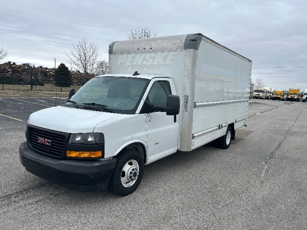 Light Duty Box Truck-Light and Medium Duty Trucks-GMC-2021-Savana G33903-Davenport-IA-86,889\n\t\tmiles-$ 30,500 - Image 3