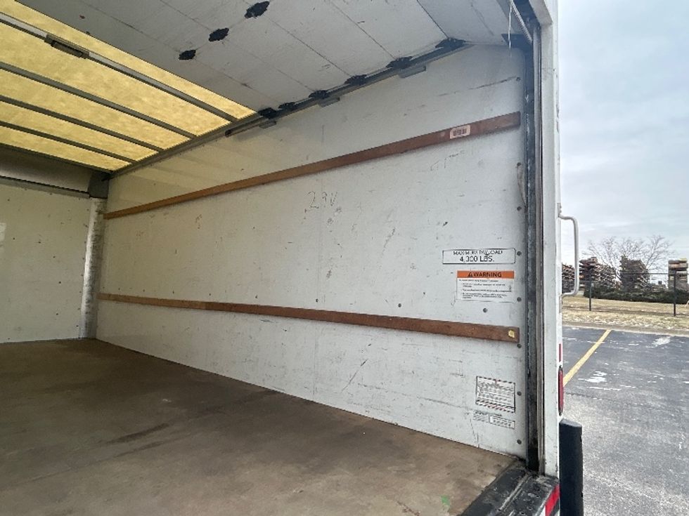 Light Duty Box Truck-Light and Medium Duty Trucks-GMC-2021-Savana G33903-Davenport-IA-86,890\n\t\tmiles-$ 31,000 - Image 10