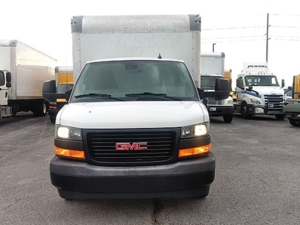 Light Duty Box Truck-Light and Medium Duty Trucks-GMC-2021-Savana G33903-Davenport-IA-86,890\n\t\tmiles-$ 31,000 - Image 2