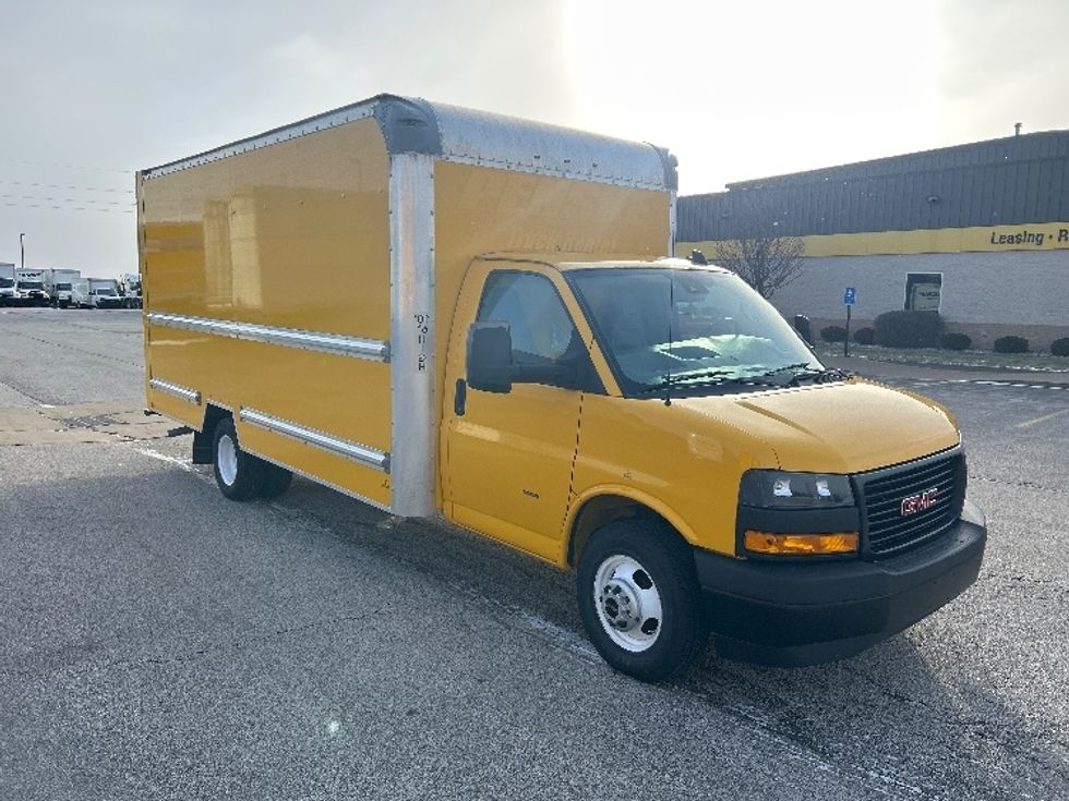Light Duty Box Truck-Light and Medium Duty Trucks-GMC-2021-Savana G33903-Davenport-IA-87,802\n\t\tmiles-$ 27,500 - Image 1