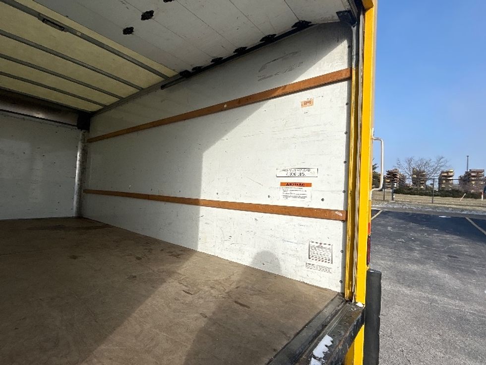 Light Duty Box Truck-Light and Medium Duty Trucks-GMC-2021-Savana G33903-Davenport-IA-87,802\n\t\tmiles-$ 27,500 - Image 11