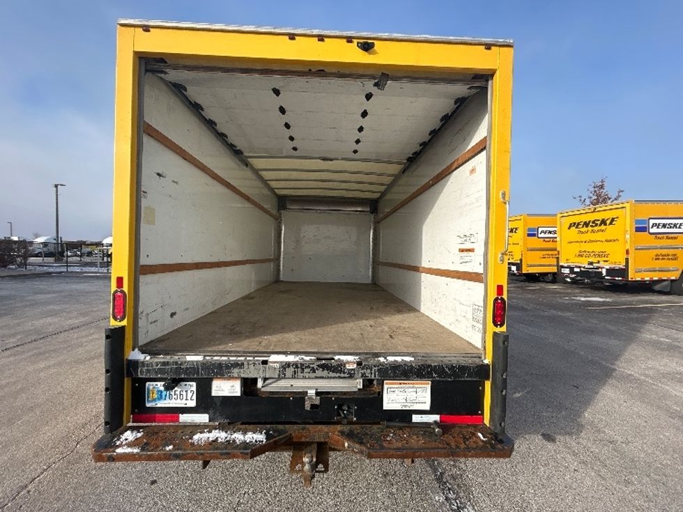 Light Duty Box Truck-Light and Medium Duty Trucks-GMC-2021-Savana G33903-Davenport-IA-87,802\n\t\tmiles-$ 27,500 - Image 8