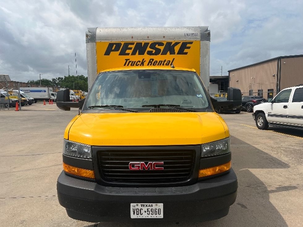 Light Duty Box Truck-Light and Medium Duty Trucks-GMC-2021-Savana G33903-Davenport-IA-97,361\n\t\tmiles-$ 26,500 - Image 2