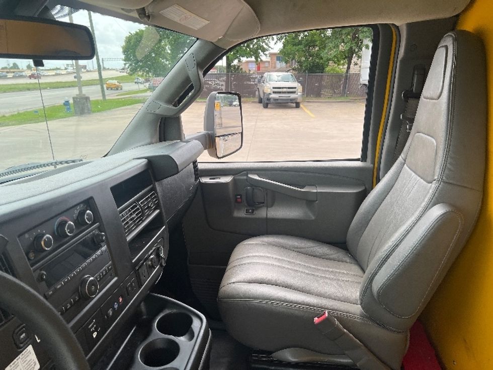 Light Duty Box Truck-Light and Medium Duty Trucks-GMC-2021-Savana G33903-Davenport-IA-97,361\n\t\tmiles-$ 26,500 - Image 22