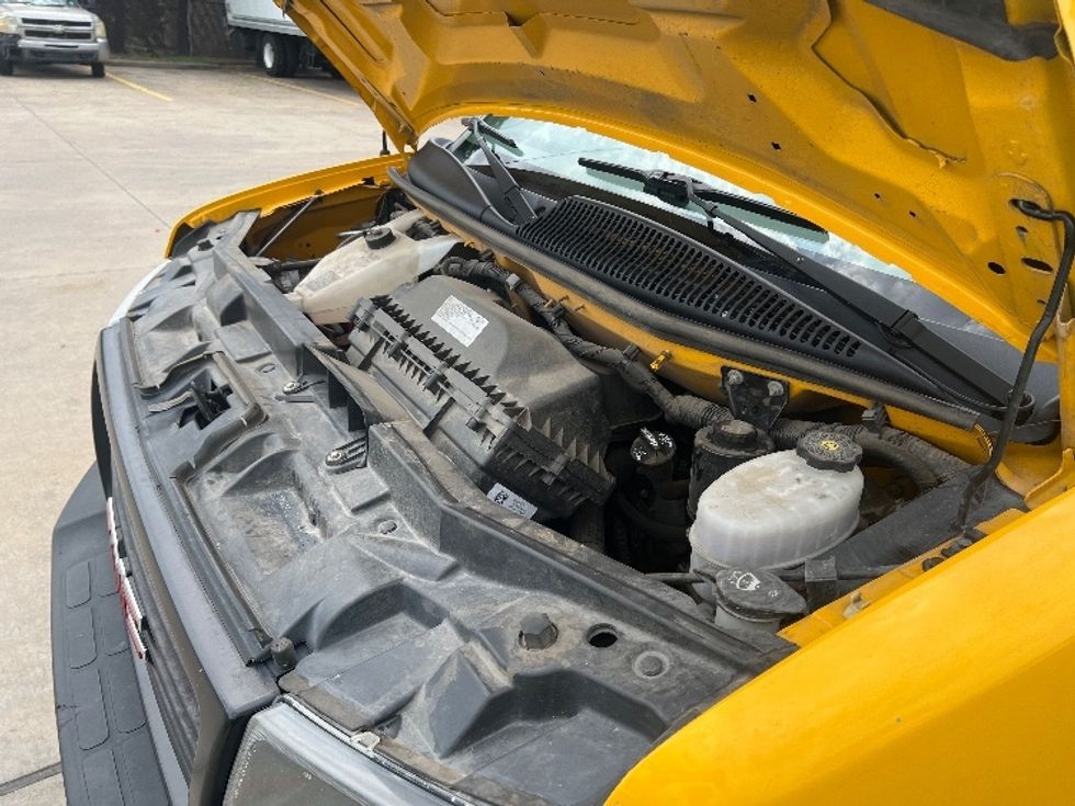 Light Duty Box Truck-Light and Medium Duty Trucks-GMC-2021-Savana G33903-Davenport-IA-97,361\n\t\tmiles-$ 26,500 - Image 24