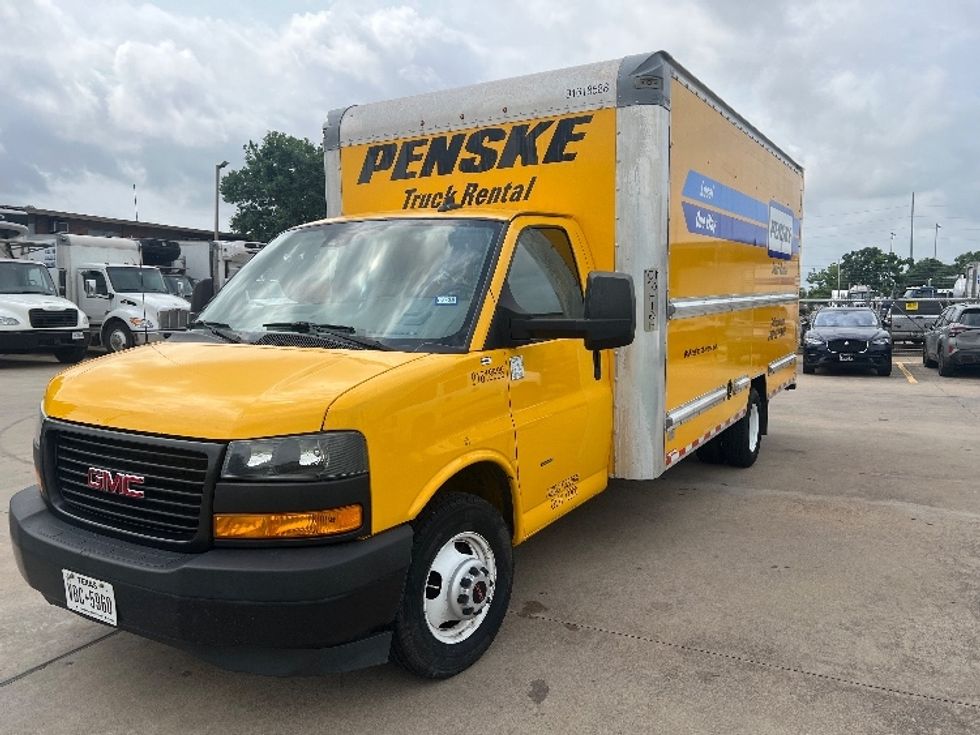 Light Duty Box Truck-Light and Medium Duty Trucks-GMC-2021-Savana G33903-Davenport-IA-97,361\n\t\tmiles-$ 26,500 - Image 3