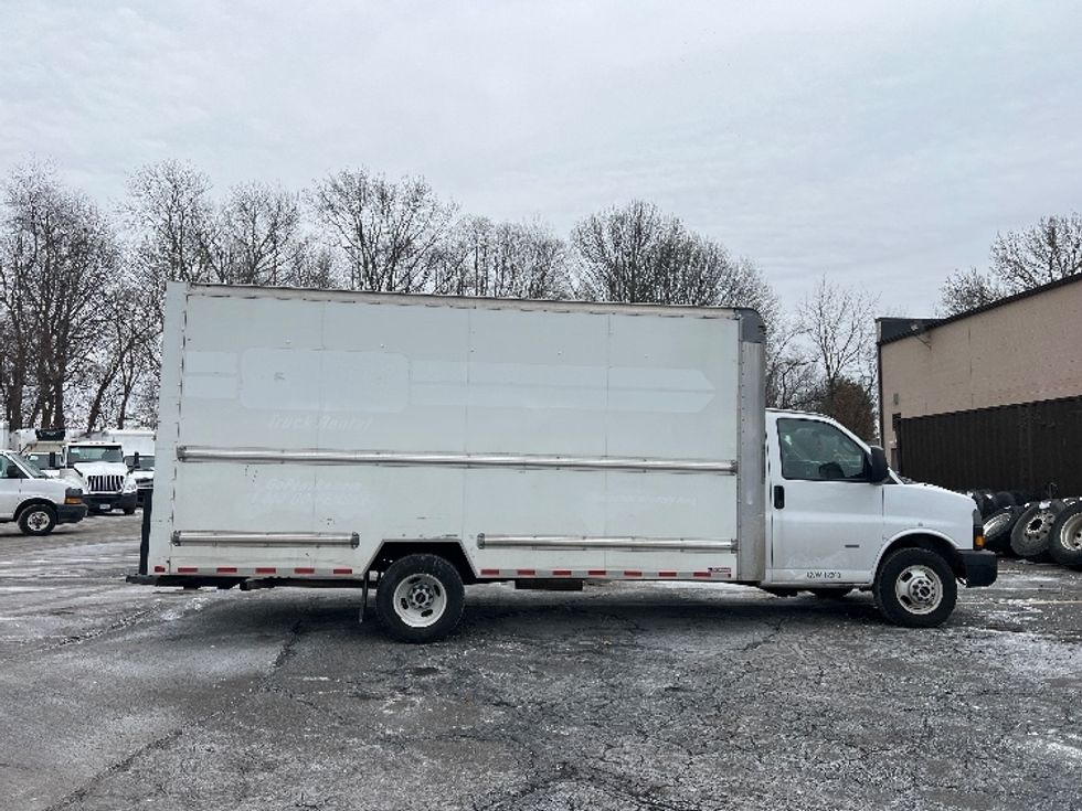 Light Duty Box Truck-Light and Medium Duty Trucks-GMC-2021-Savana G33903-Dayton-NJ-100,831\n\t\tmiles-$ 28,500 - Image 14