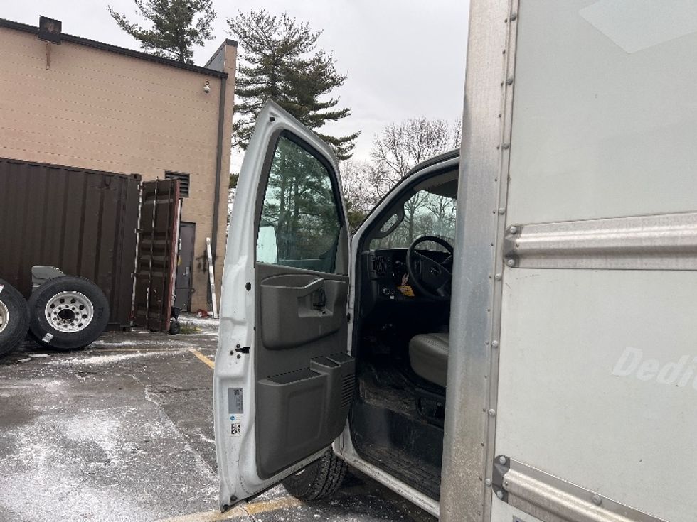 Light Duty Box Truck-Light and Medium Duty Trucks-GMC-2021-Savana G33903-Dayton-NJ-100,831\n\t\tmiles-$ 28,500 - Image 15