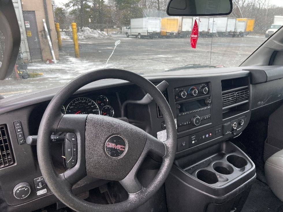 Light Duty Box Truck-Light and Medium Duty Trucks-GMC-2021-Savana G33903-Dayton-NJ-100,831\n\t\tmiles-$ 28,500 - Image 17