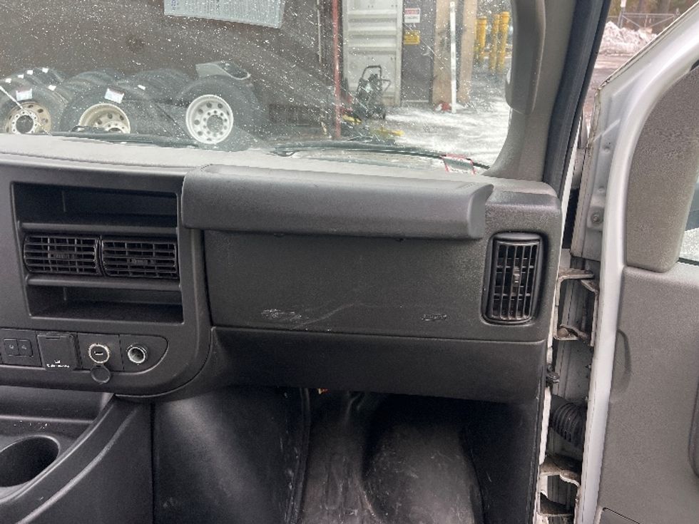 Light Duty Box Truck-Light and Medium Duty Trucks-GMC-2021-Savana G33903-Dayton-NJ-100,831\n\t\tmiles-$ 28,500 - Image 20