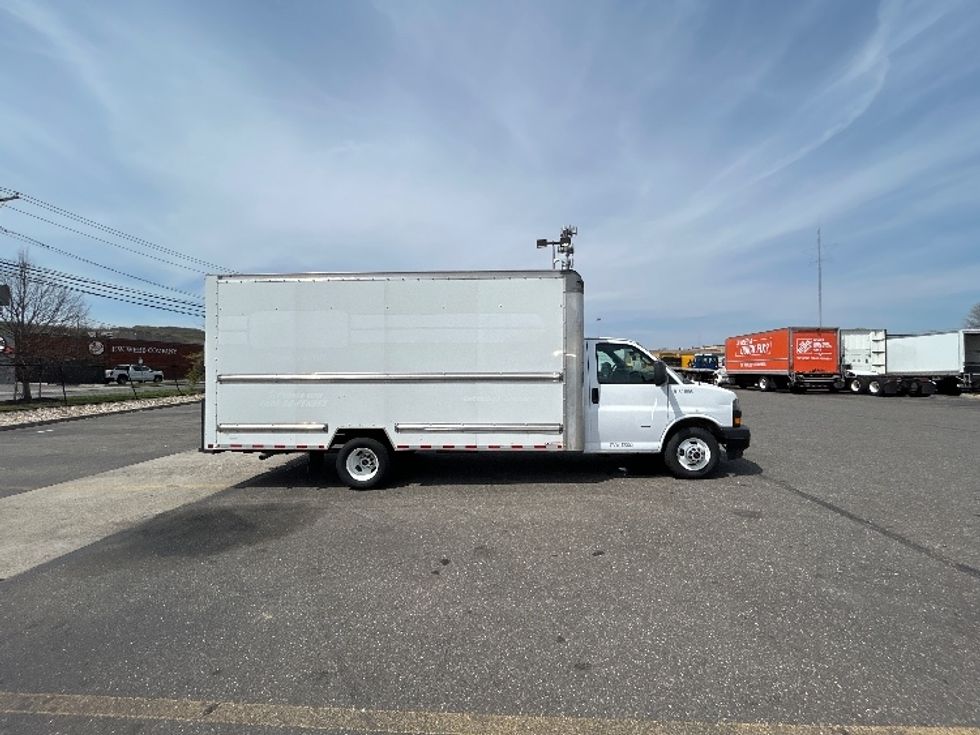 Light Duty Box Truck-Light and Medium Duty Trucks-GMC-2021-Savana G33903-Dayton-NJ-102,382\n\t\tmiles-$ 26,000 - Image 15