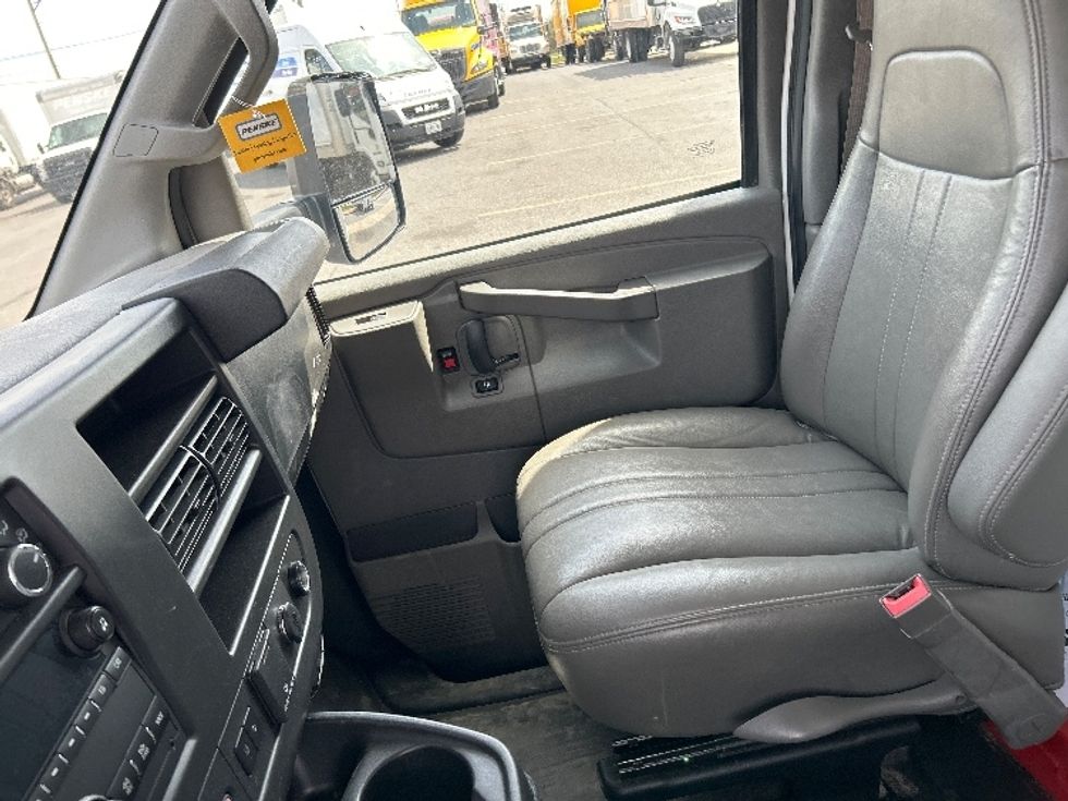Light Duty Box Truck-Light and Medium Duty Trucks-GMC-2021-Savana G33903-Dayton-NJ-102,382\n\t\tmiles-$ 26,000 - Image 19
