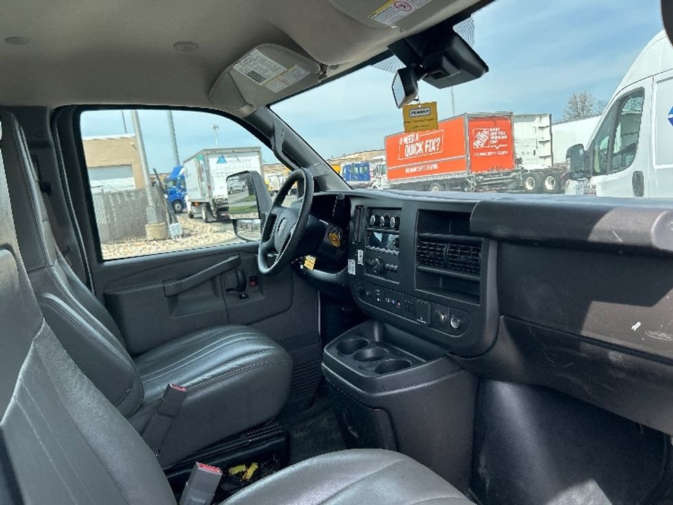 Light Duty Box Truck-Light and Medium Duty Trucks-GMC-2021-Savana G33903-Dayton-NJ-102,382\n\t\tmiles-$ 26,000 - Image 22