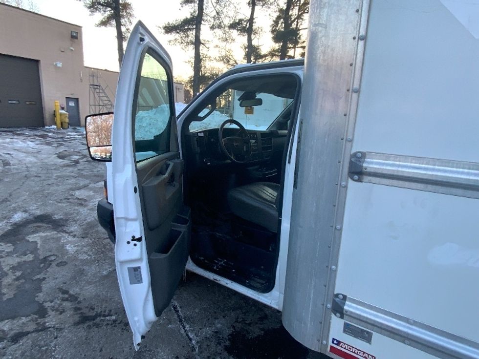 Light Duty Box Truck-Light and Medium Duty Trucks-GMC-2021-Savana G33903-Dayton-NJ-103,067\n\t\tmiles-$ 29,500 - Image 16
