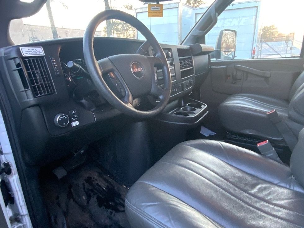 Light Duty Box Truck-Light and Medium Duty Trucks-GMC-2021-Savana G33903-Dayton-NJ-103,067\n\t\tmiles-$ 29,500 - Image 17