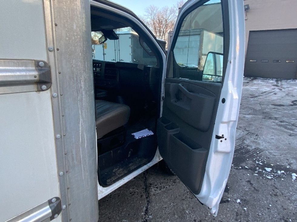 Light Duty Box Truck-Light and Medium Duty Trucks-GMC-2021-Savana G33903-Dayton-NJ-103,067\n\t\tmiles-$ 29,500 - Image 19