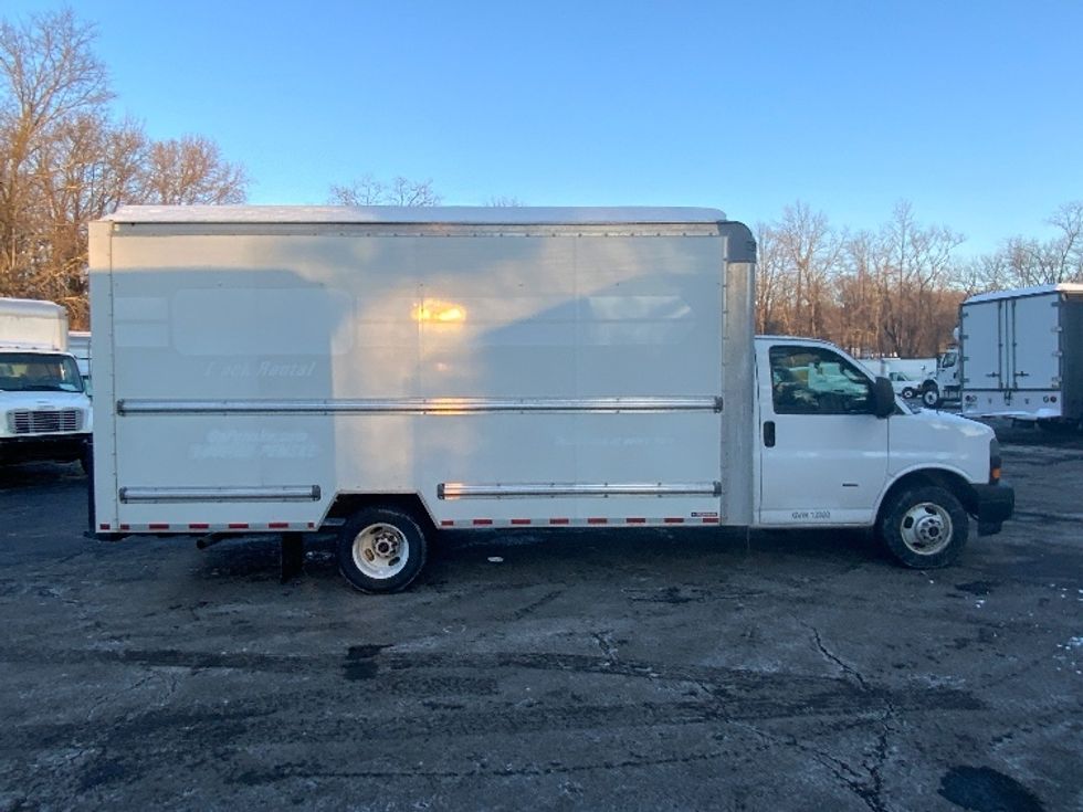 Light Duty Box Truck-Light and Medium Duty Trucks-GMC-2021-Savana G33903-Dayton-NJ-103,082\n\t\tmiles-$ 31,000 - Image 15
