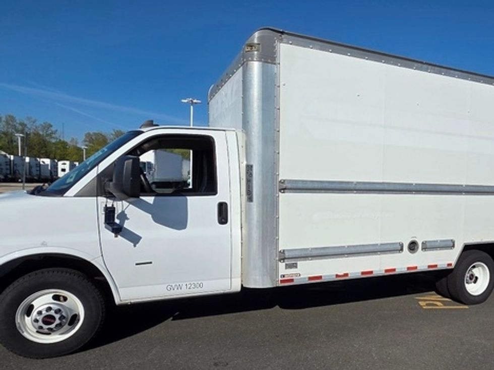 Light Duty Box Truck-Light and Medium Duty Trucks-GMC-2021-Savana G33903-Dayton-NJ-103,082\n\t\tmiles-$ 31,000 - Image 8