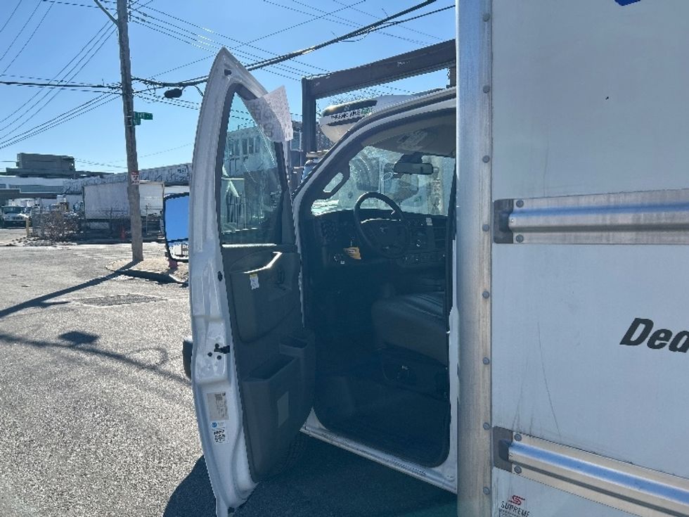 Light Duty Box Truck-Light and Medium Duty Trucks-GMC-2021-Savana G33903-Dayton-NJ-104,827\n\t\tmiles-$ 28,000 - Image 13