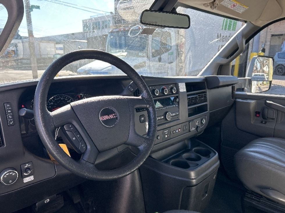 Light Duty Box Truck-Light and Medium Duty Trucks-GMC-2021-Savana G33903-Dayton-NJ-104,827\n\t\tmiles-$ 28,000 - Image 14