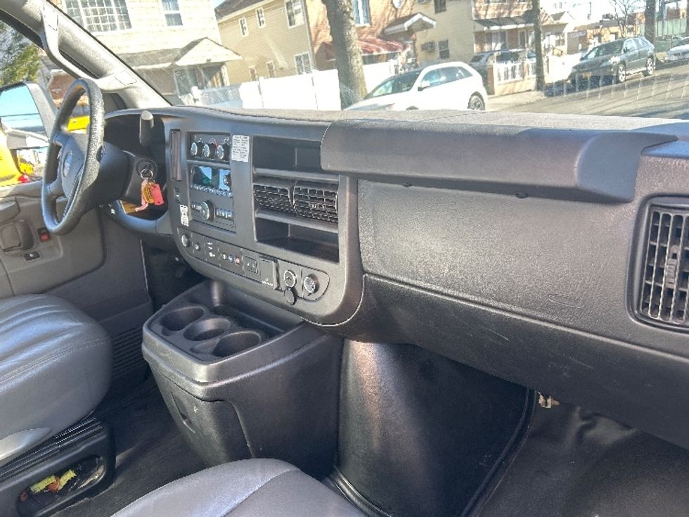 Light Duty Box Truck-Light and Medium Duty Trucks-GMC-2021-Savana G33903-Dayton-NJ-104,827\n\t\tmiles-$ 28,000 - Image 18