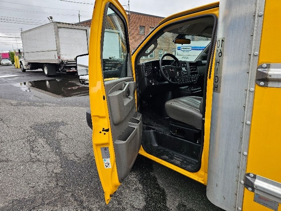 Light Duty Box Truck-Light and Medium Duty Trucks-GMC-2021-Savana G33903-Dayton-NJ-106,059\n\t\tmiles-$ 22,500 - Image 13