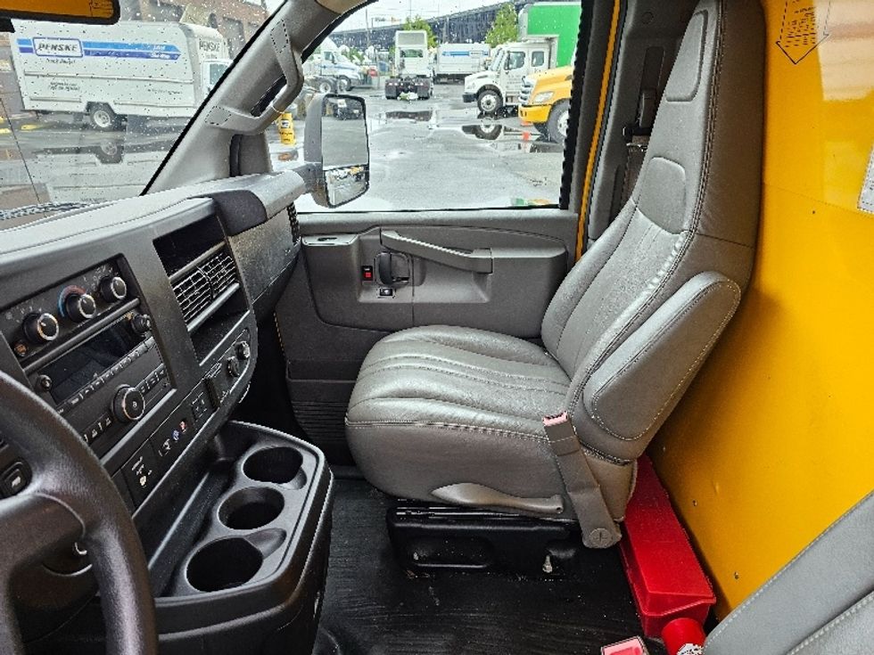 Light Duty Box Truck-Light and Medium Duty Trucks-GMC-2021-Savana G33903-Dayton-NJ-106,059\n\t\tmiles-$ 22,500 - Image 16