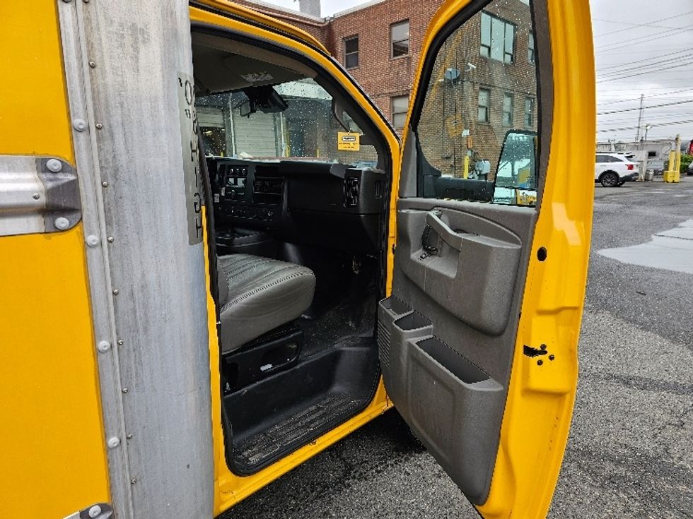 Light Duty Box Truck-Light and Medium Duty Trucks-GMC-2021-Savana G33903-Dayton-NJ-106,059\n\t\tmiles-$ 22,500 - Image 17