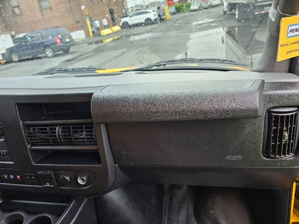 Light Duty Box Truck-Light and Medium Duty Trucks-GMC-2021-Savana G33903-Dayton-NJ-106,059\n\t\tmiles-$ 22,500 - Image 18