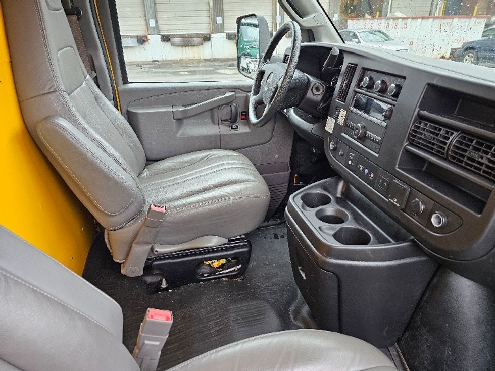 Light Duty Box Truck-Light and Medium Duty Trucks-GMC-2021-Savana G33903-Dayton-NJ-106,059\n\t\tmiles-$ 22,500 - Image 19
