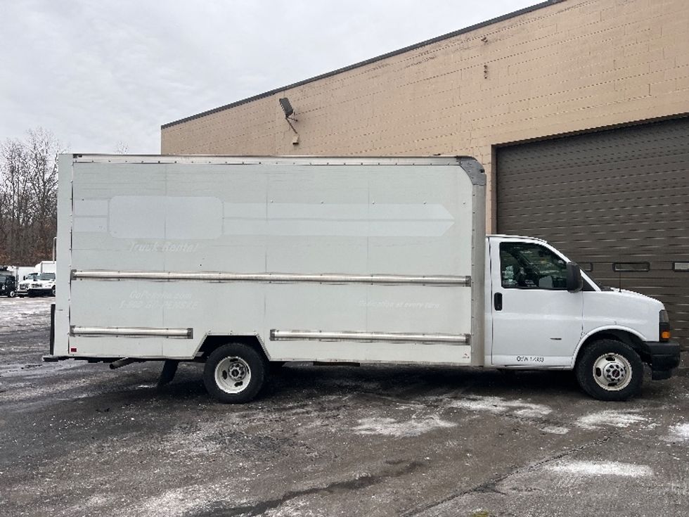 Light Duty Box Truck-Light and Medium Duty Trucks-GMC-2021-Savana G33903-Dayton-NJ-110,793\n\t\tmiles-$ 27,500 - Image 14