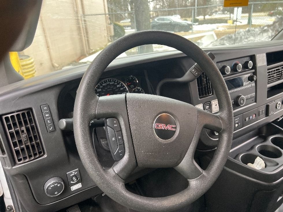 Light Duty Box Truck-Light and Medium Duty Trucks-GMC-2021-Savana G33903-Dayton-NJ-110,793\n\t\tmiles-$ 27,500 - Image 16