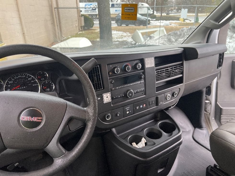 Light Duty Box Truck-Light and Medium Duty Trucks-GMC-2021-Savana G33903-Dayton-NJ-110,793\n\t\tmiles-$ 27,500 - Image 17