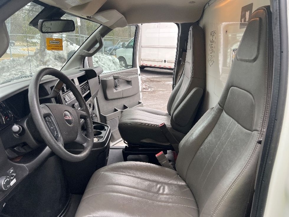Light Duty Box Truck-Light and Medium Duty Trucks-GMC-2021-Savana G33903-Dayton-NJ-110,793\n\t\tmiles-$ 27,500 - Image 18