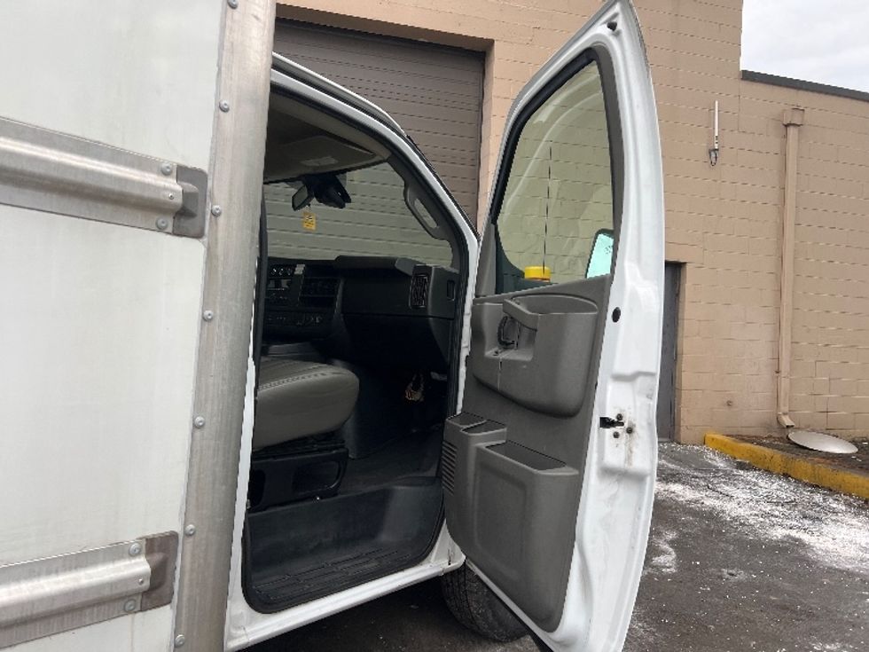Light Duty Box Truck-Light and Medium Duty Trucks-GMC-2021-Savana G33903-Dayton-NJ-110,793\n\t\tmiles-$ 27,500 - Image 19