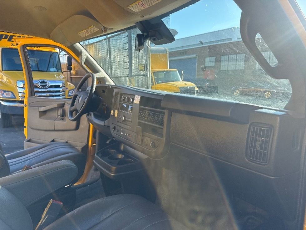 Light Duty Box Truck-Light and Medium Duty Trucks-GMC-2021-Savana G33903-Dayton-NJ-116,860\n\t\tmiles-$ 23,750 - Image 20